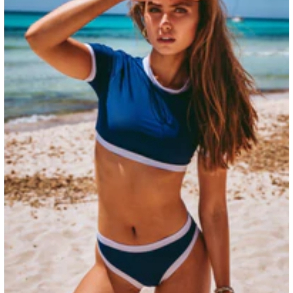 NWOT AVATA Swim. Ritchie crop top blue and white bikini.